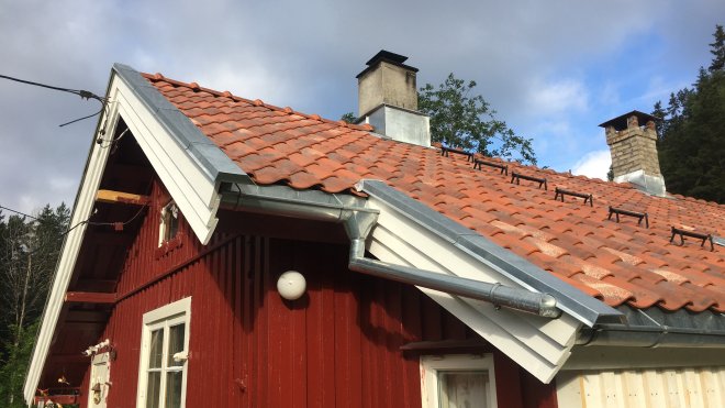 Nytt tak på lite rødt hus