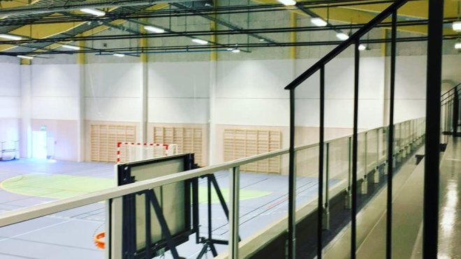 Bilde av tribune og hall